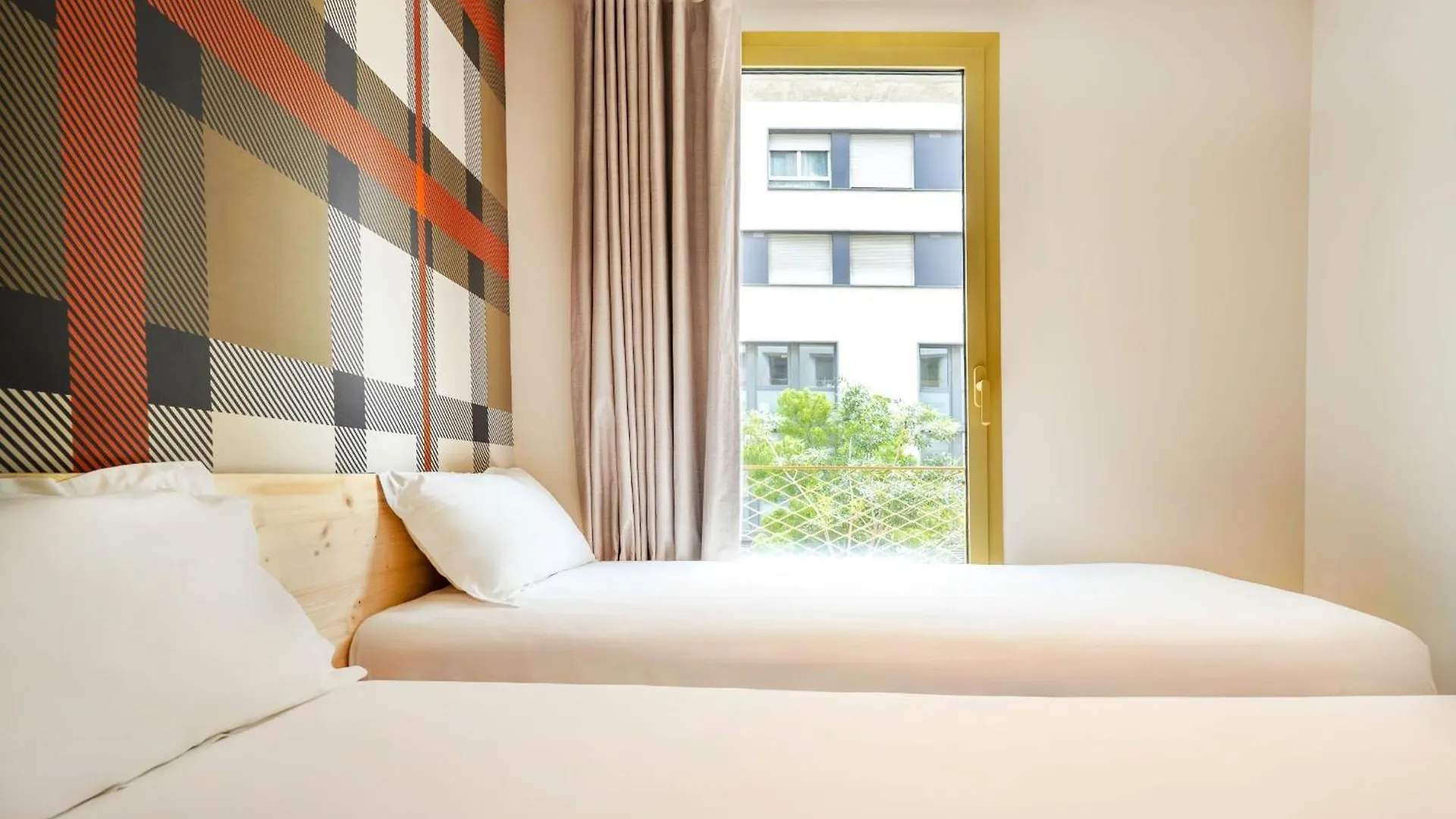 Hotel Easyhotel Marseille Euromed