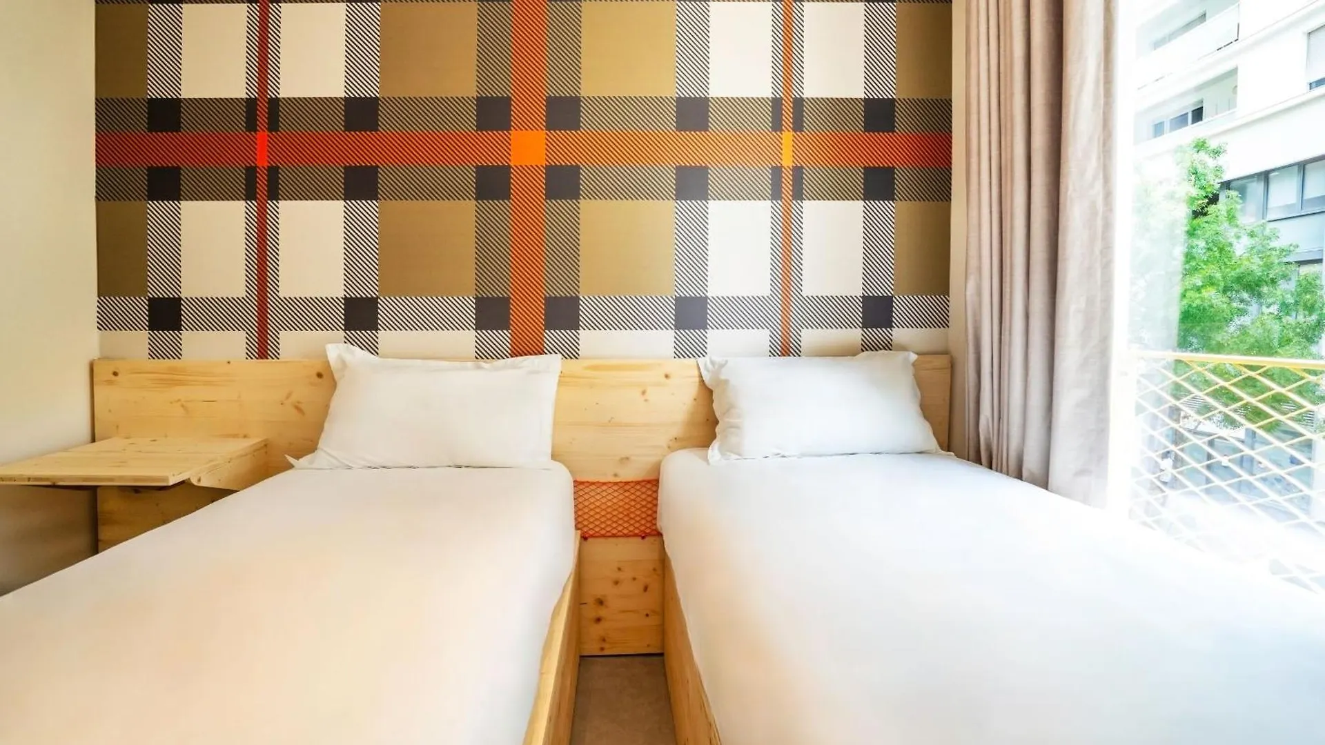 Easyhotel Marseille Euromed 2*,  France
